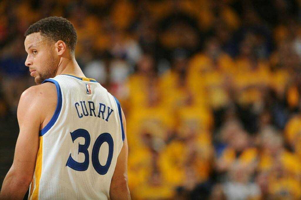 curry30号是谁(说起身穿30号球衣的NBA球员，你会想起谁？)