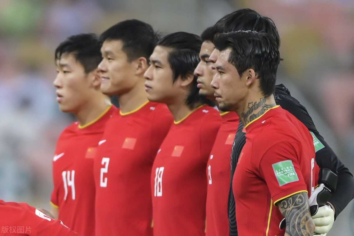 国足世界排名上升(FIFA排名：国足仍列世界第75亚洲第9，仅领先下轮对手阿曼2个名次)