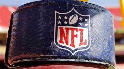 美国橄榄球联赛(不封闭不空场不检测，美国橄榄球联赛（NFL）没开张，就吓跑66个球员)